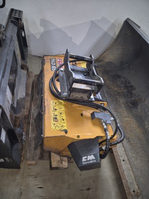 Skladom Prídavné zariadenia na bagre