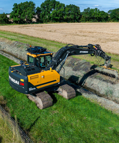HX180AL Mowing (1)
